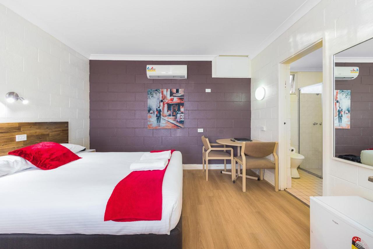 Plainsman Motel Форбс Экстерьер фото