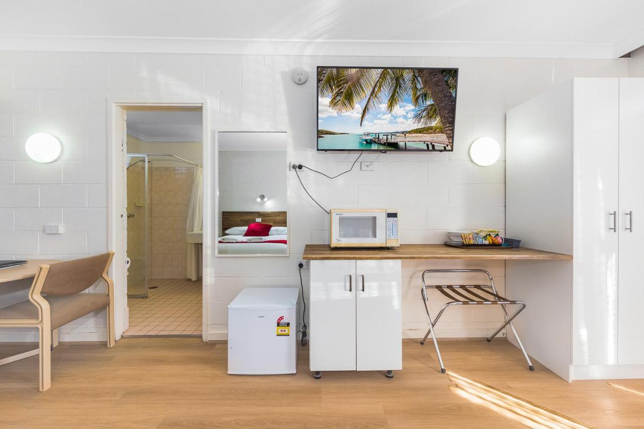 Plainsman Motel Форбс Экстерьер фото