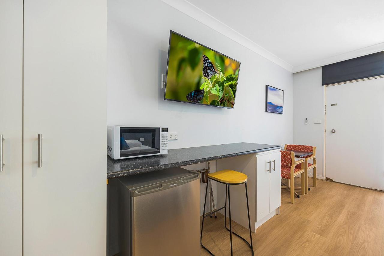 Plainsman Motel Форбс Экстерьер фото