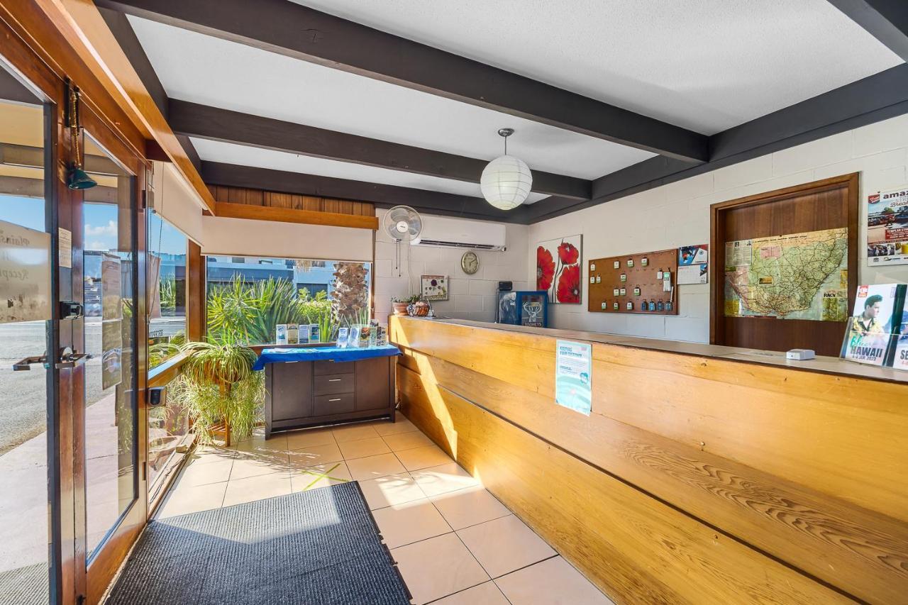 Plainsman Motel Форбс Экстерьер фото