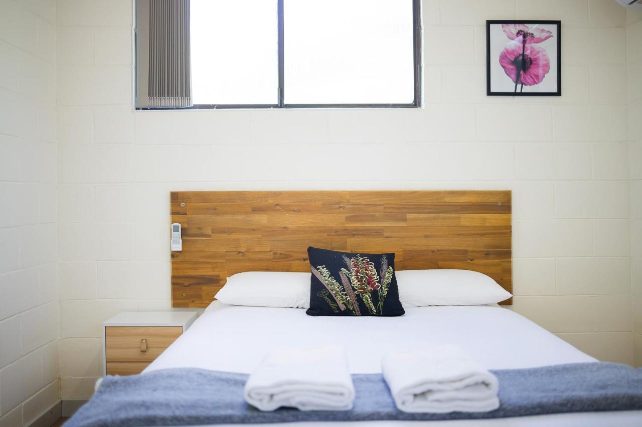 Plainsman Motel Форбс Экстерьер фото