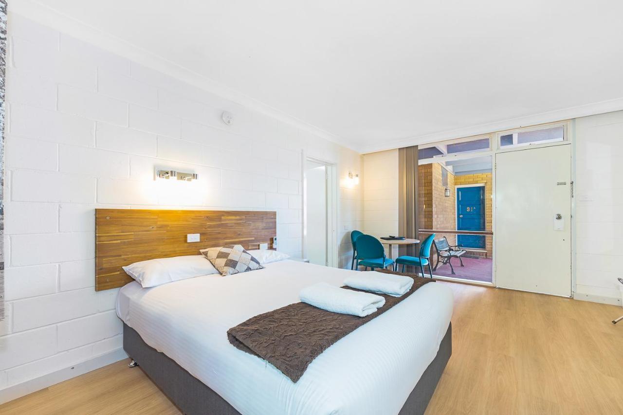 Plainsman Motel Форбс Экстерьер фото