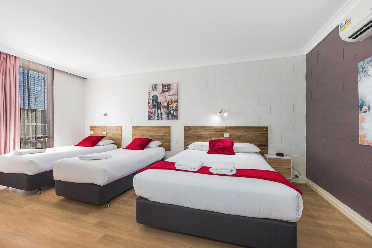 Plainsman Motel Форбс Экстерьер фото