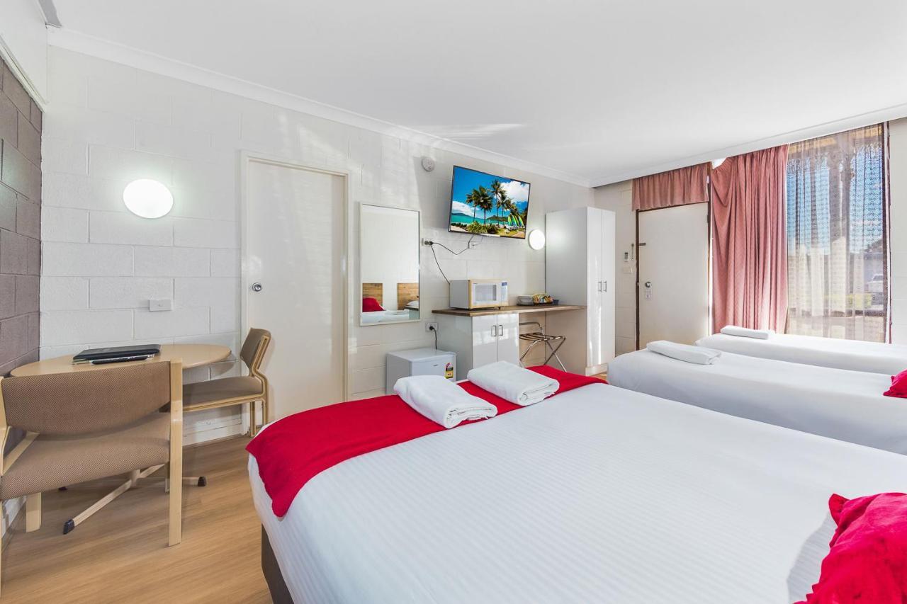 Plainsman Motel Форбс Экстерьер фото