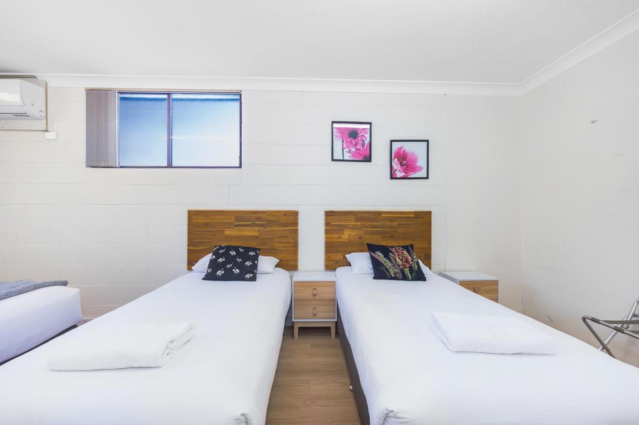 Plainsman Motel Форбс Экстерьер фото