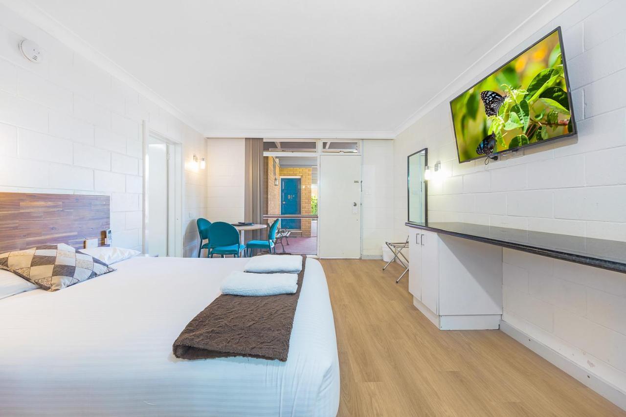 Plainsman Motel Форбс Экстерьер фото