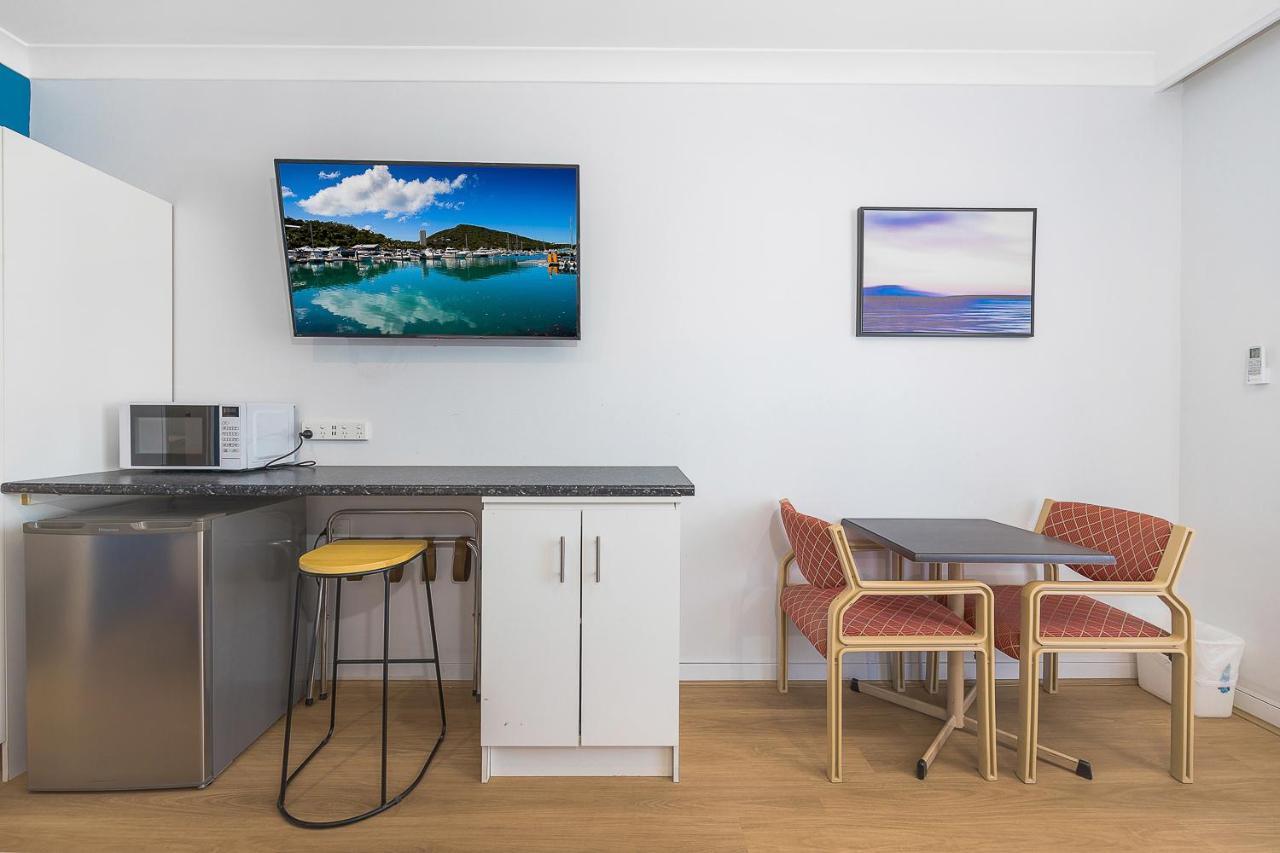 Plainsman Motel Форбс Экстерьер фото