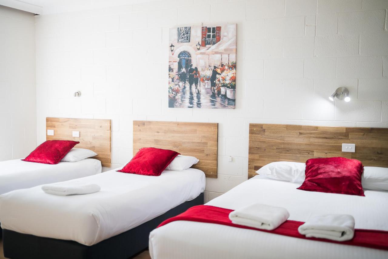 Plainsman Motel Форбс Экстерьер фото